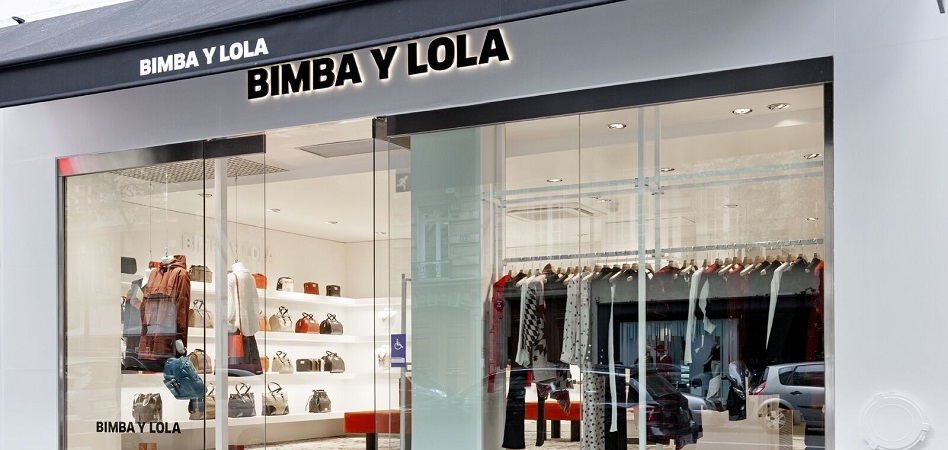 Valladolid, Spain - June 22, 2021: Bimba y Lola shop. Cloth Shop Stock  Photo - Alamy