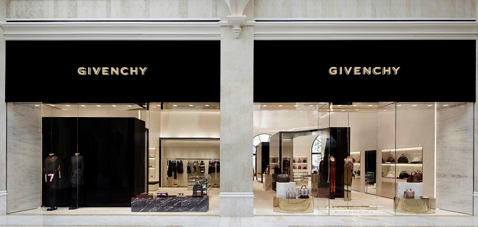 Thélios (Lvmh) produrrà gli occhiali di Givenchy - Pambianconews notizie e  aggiornamenti moda, lusso e made in Italy