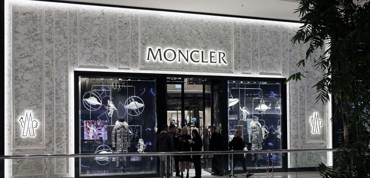Moncler expands in Italy with a pop up store in Galleria Vittorio Emanuele  | MDS