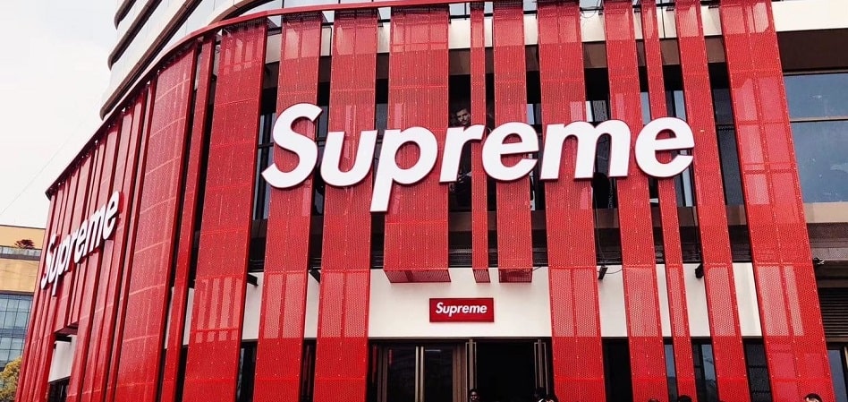 Geld lenende gesloten Cumulatief Supreme vs. Supreme: the story of the legal? fake of the streetwear cult  brand | MDS